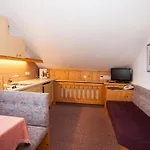 Pension Bergfried ゲストハウス 3*