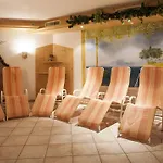 Pension Bergfried ゲストハウス 3*